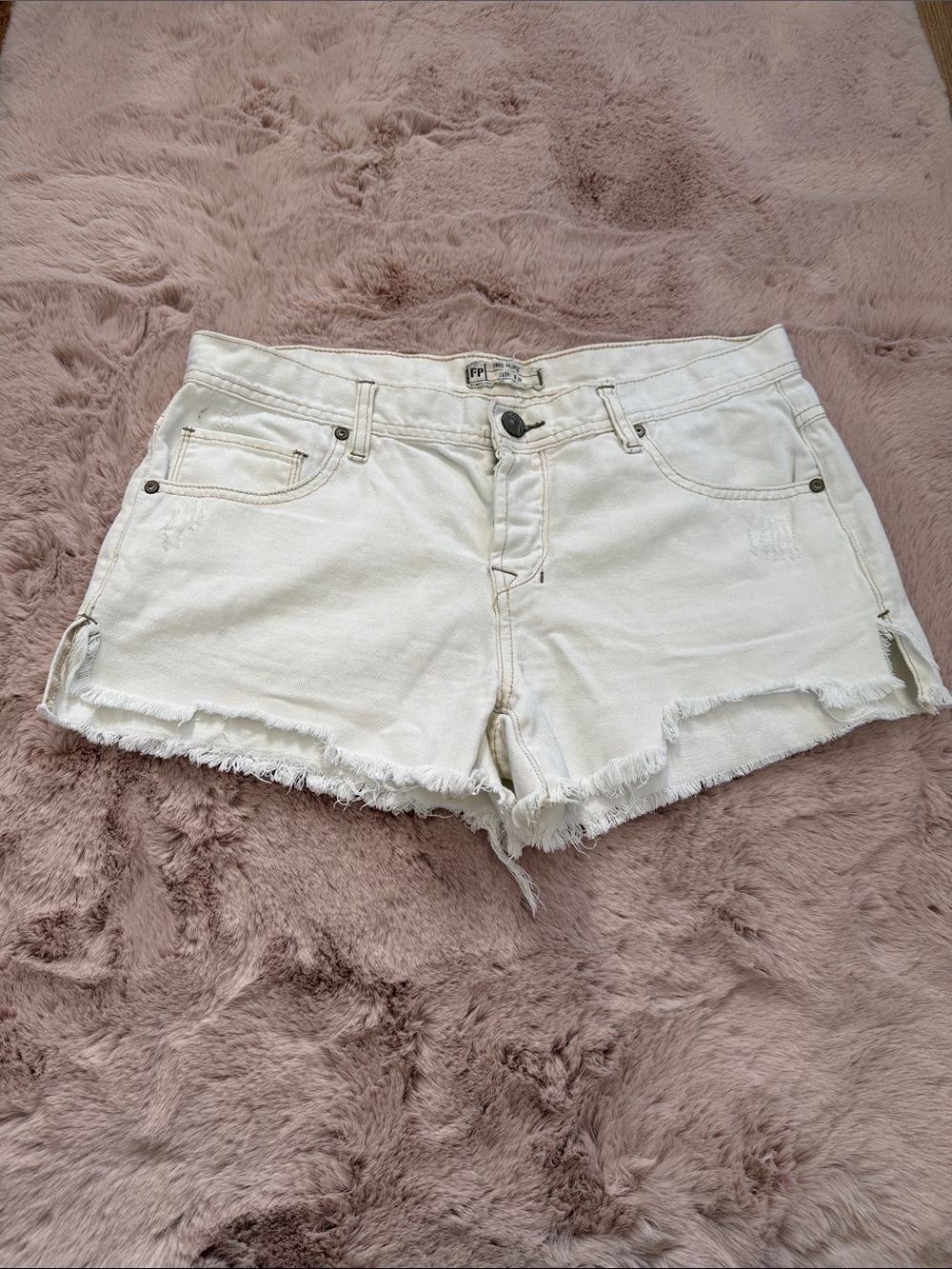 Free People Women’s White Frayed Hem Denim Shorts